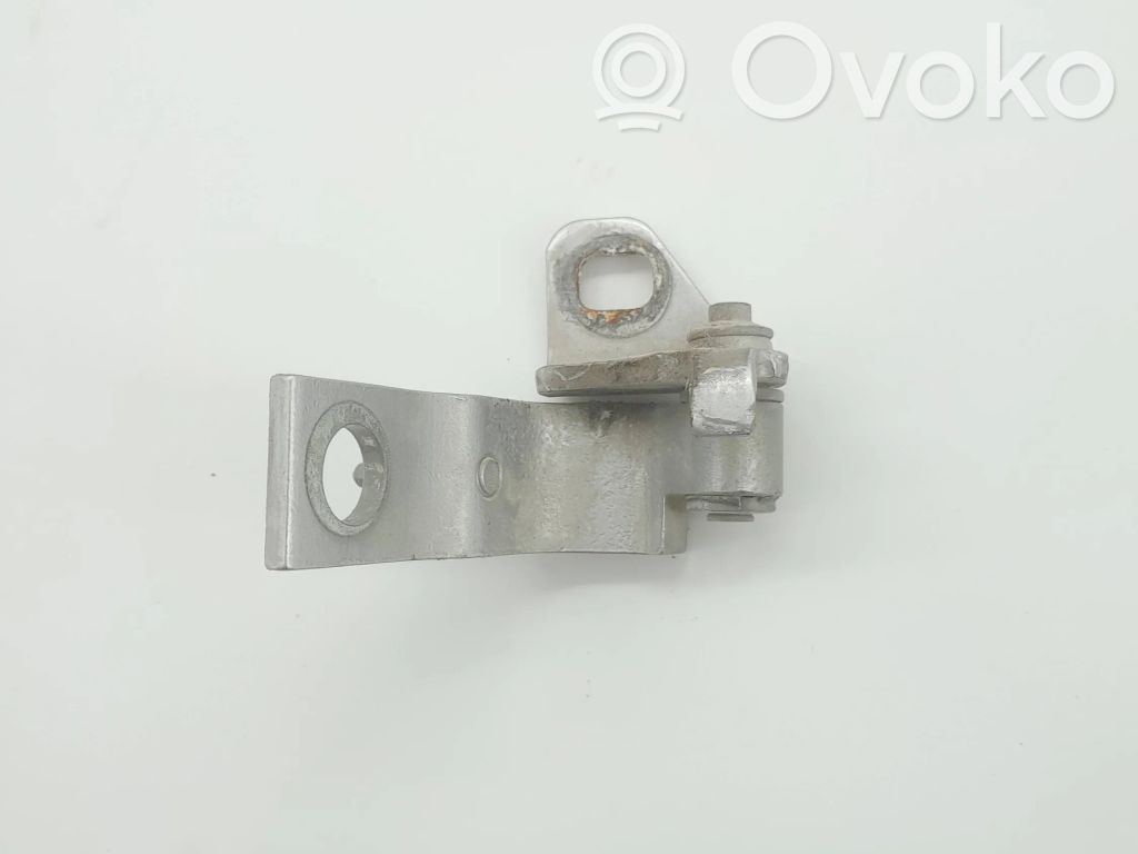 Ford Mondeo MK IV Rear door lower hinge 