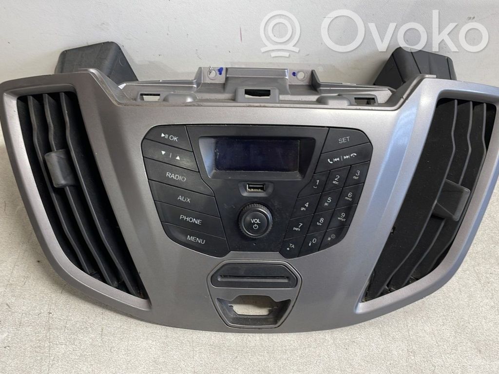 Ford Transit Radio/GPS head unit trim 