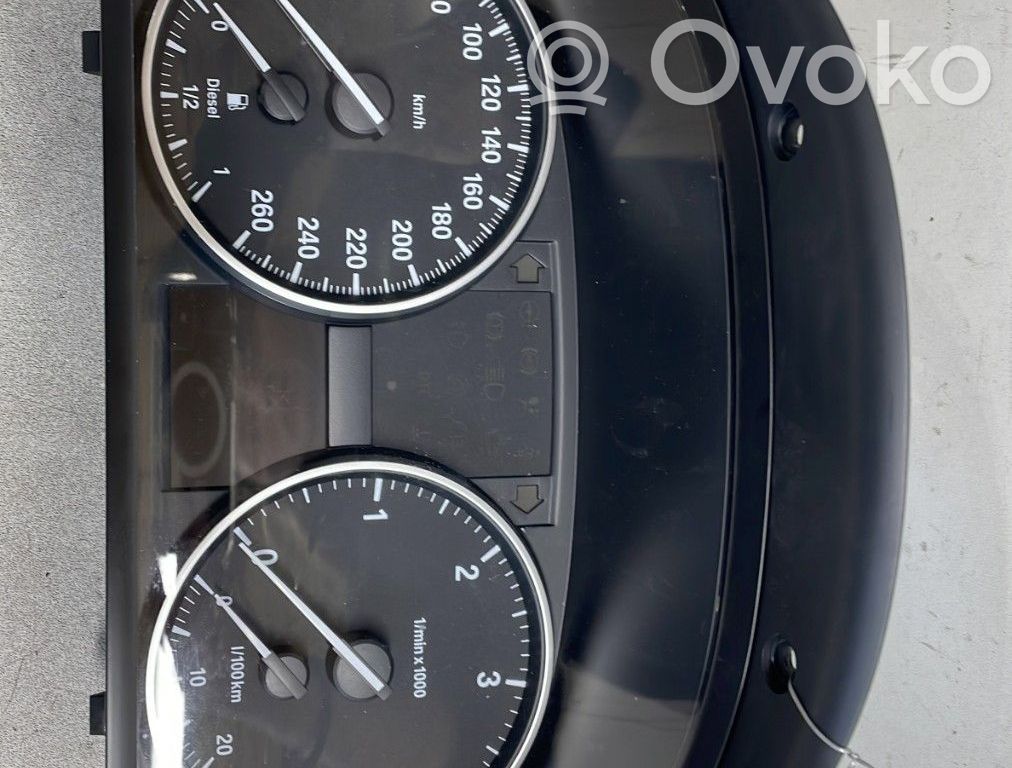 Geschwindigkeitsmesser Cockpit   9220963