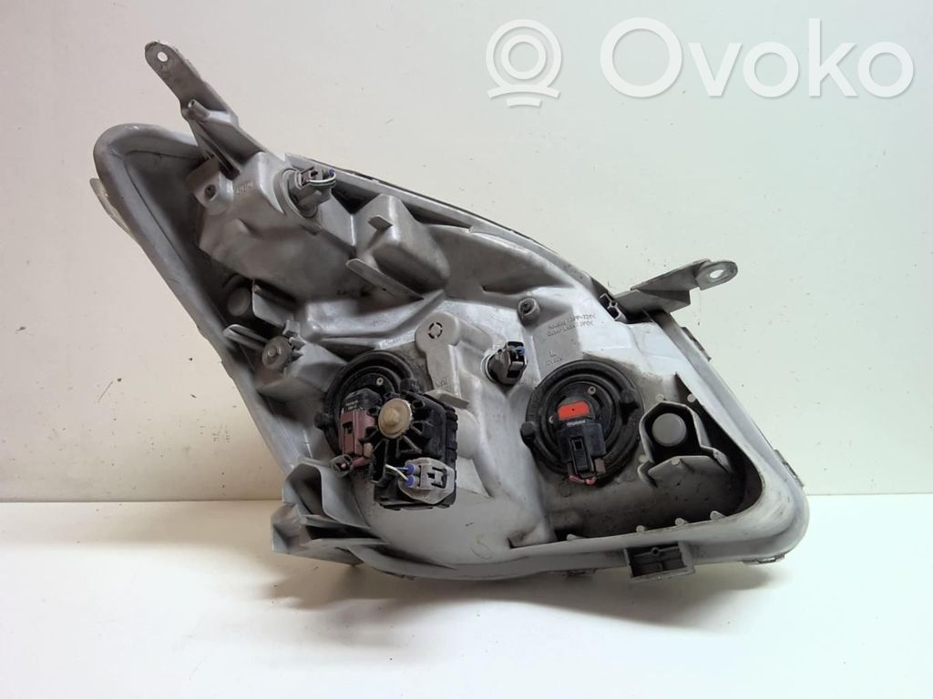 Toyota Corolla Verso E121 Far 