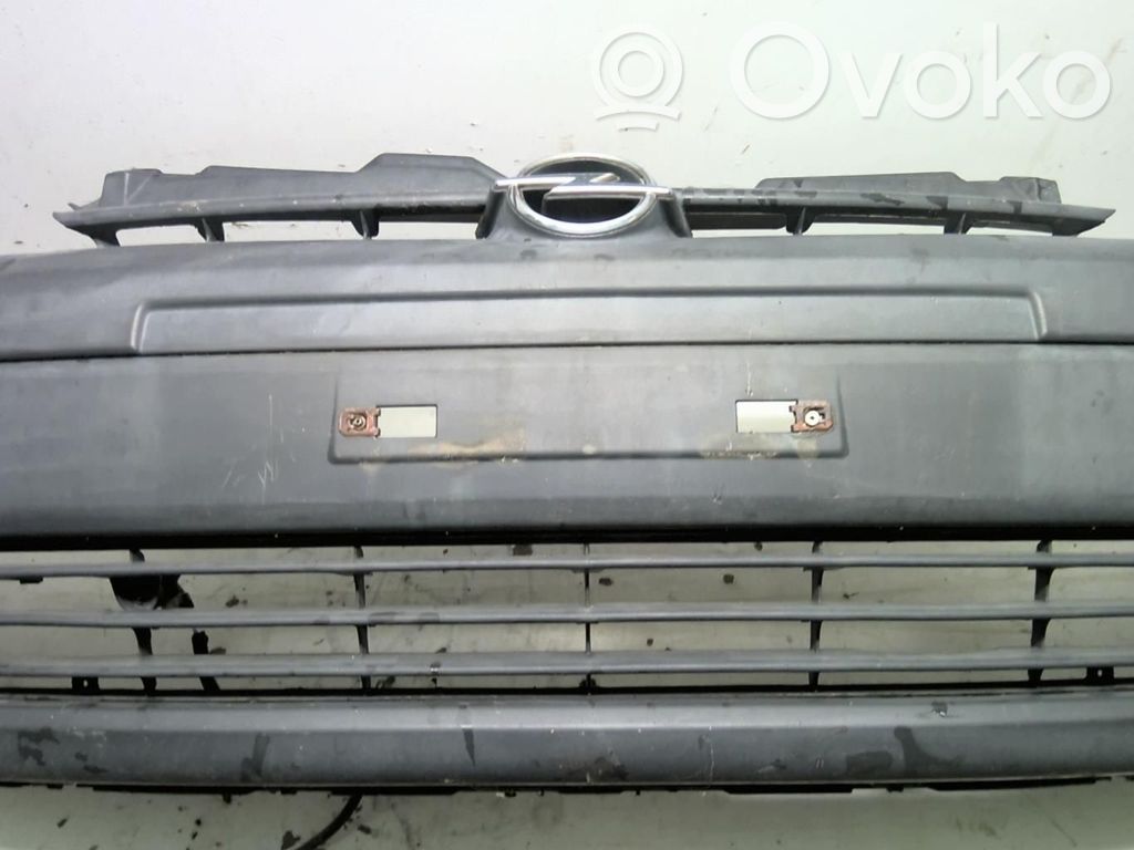 Opel Combo C Priekinis bamperis 