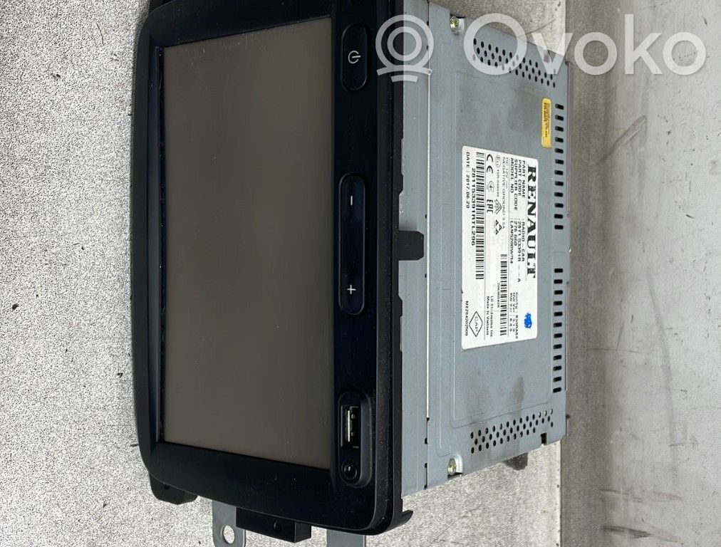 Dacia Sandero Radio/CD/DVD/GPS head unit 