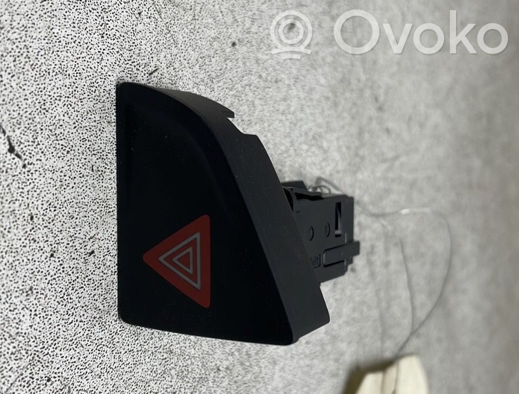 Hazard light switch   96594789KR