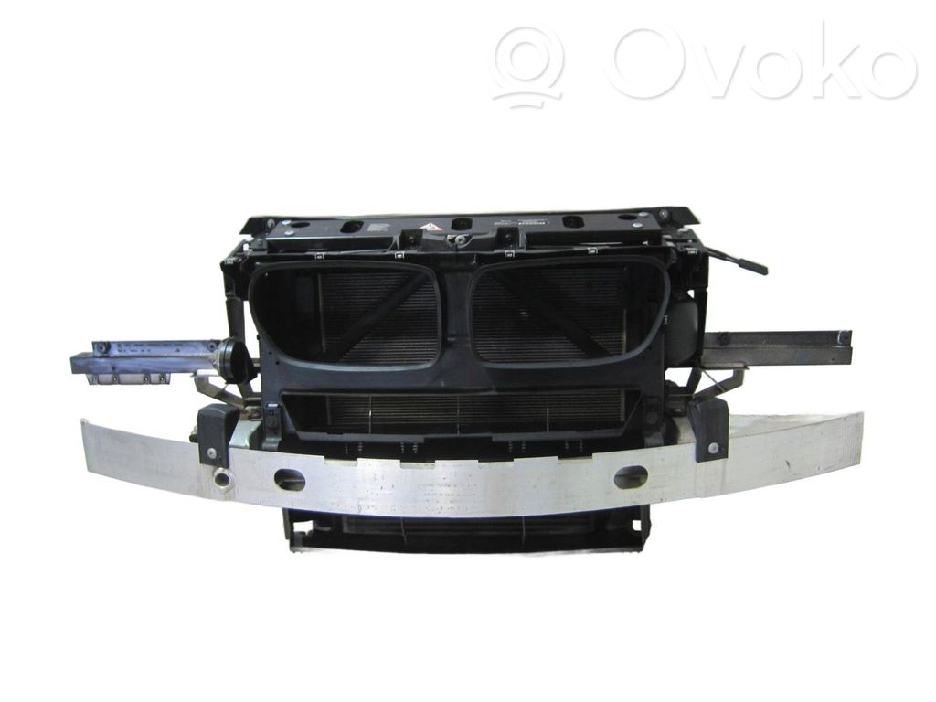 BMW X3 F25 Pas przedni 