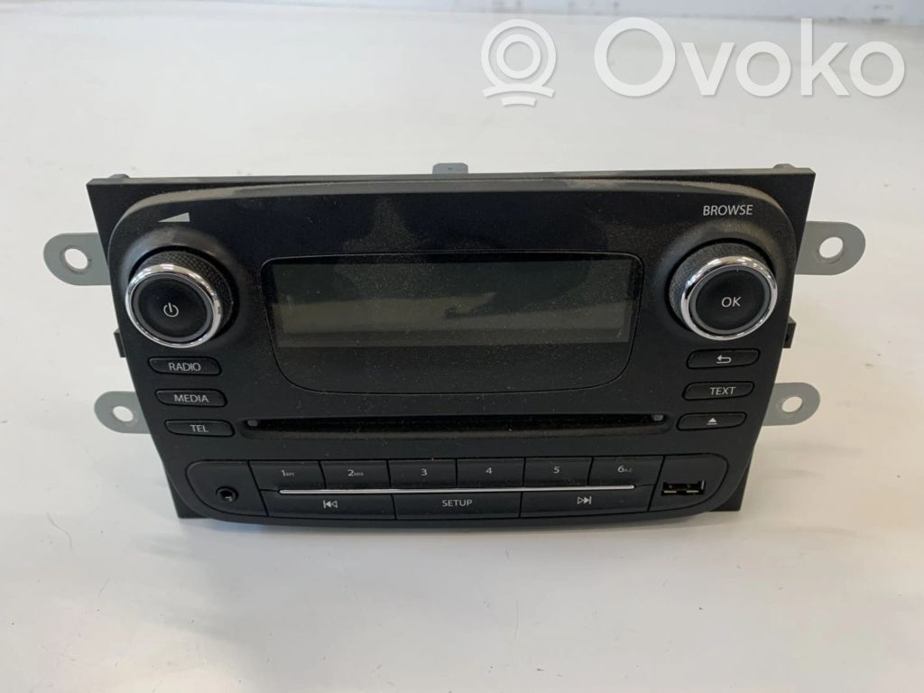 Opel Vivaro Panel / Radioodtwarzacz CD/DVD/GPS 
