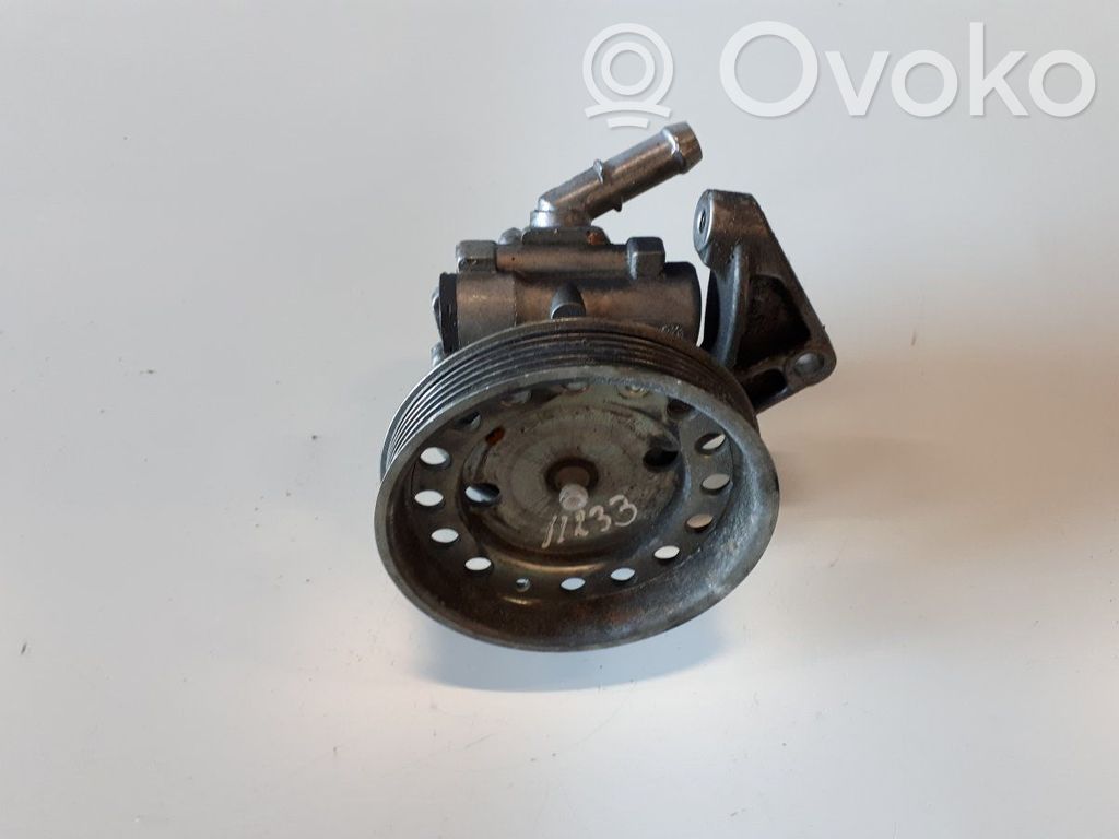 Volvo V70 Ohjaustehostimen pumppu 