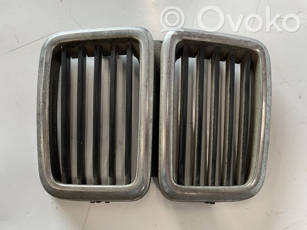 BMW 5 E28 Front grill 
