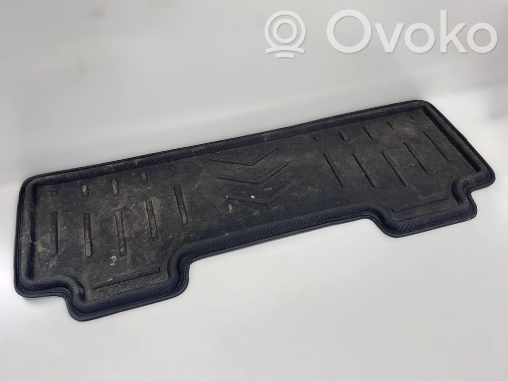 Rear floor mat   CODE,NOT,READABLE