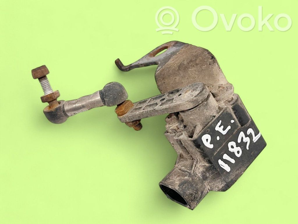 Czujnik poziomu zawieszenia pneumatycznego osi przedniej   3412102,37143412102,37146784697,6784697