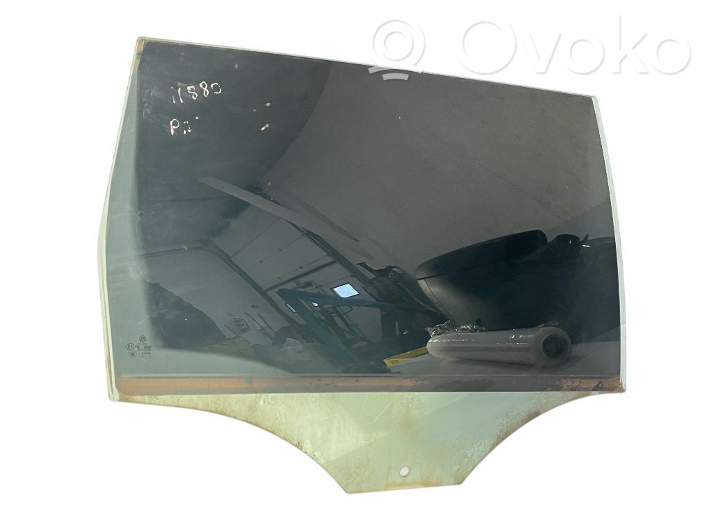 Volkswagen PASSAT B7 Geam ușă spate 