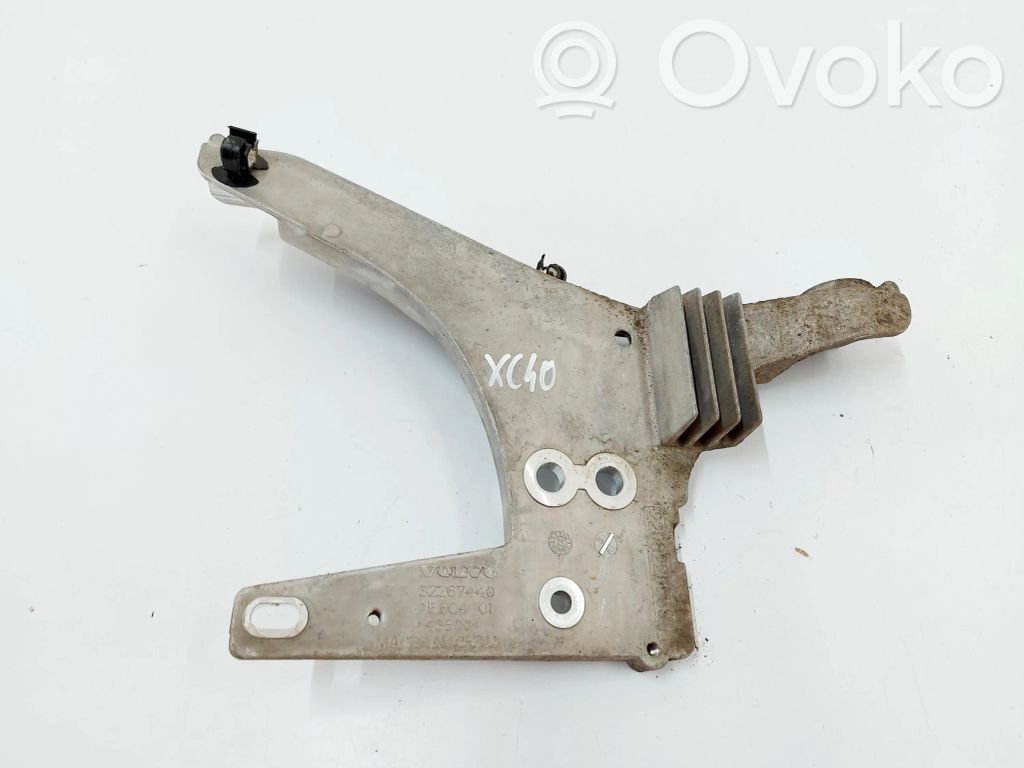Volvo XC40 Holder (bracket) 