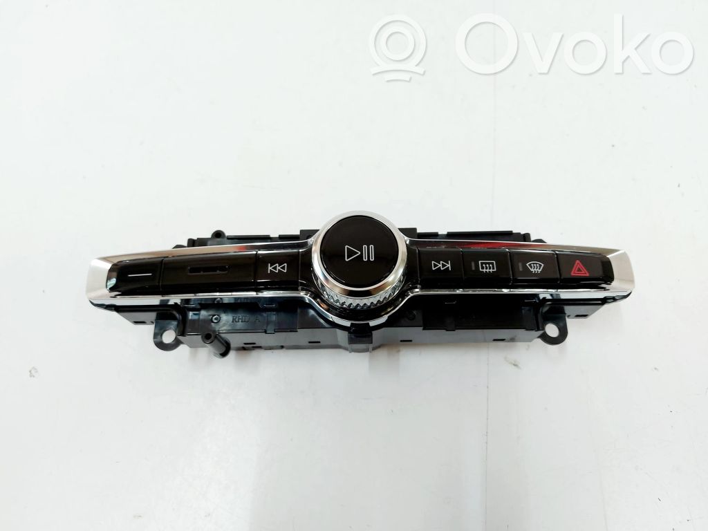 Head unit multimedia control   31398846