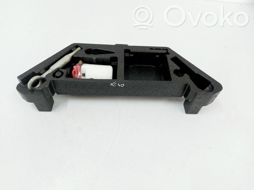 Volvo XC40 Tool set 