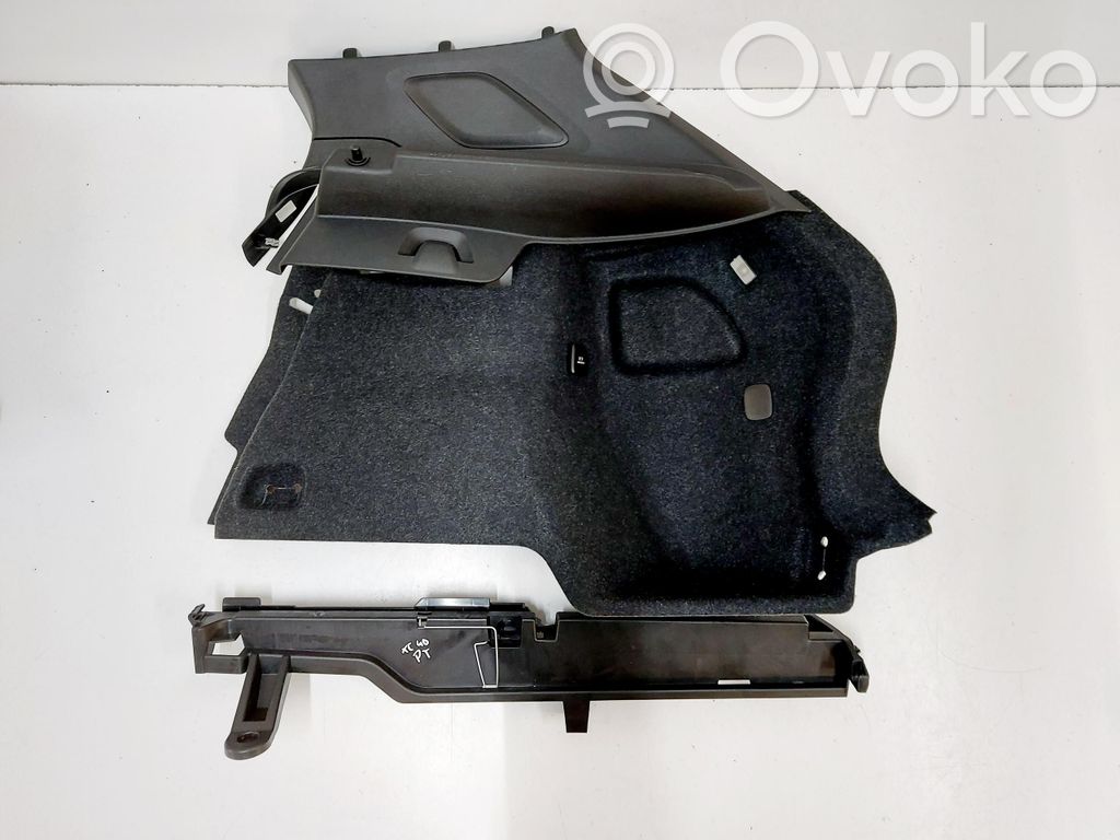 Volvo XC40 Panou lateral portbagaj 