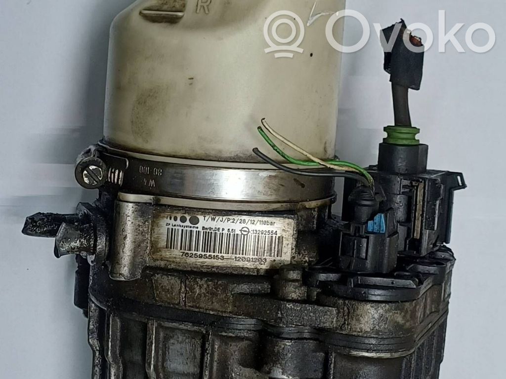 Opel Zafira B Pompă servodirecție 