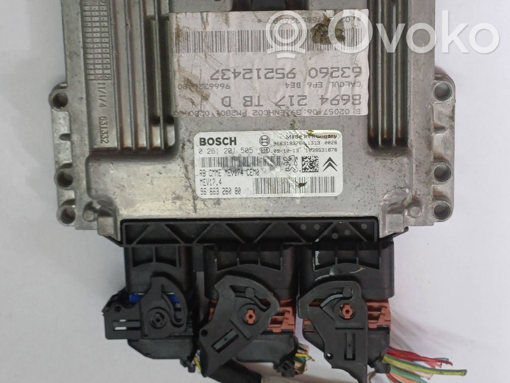 Peugeot 3008 I Engine control unit/module 