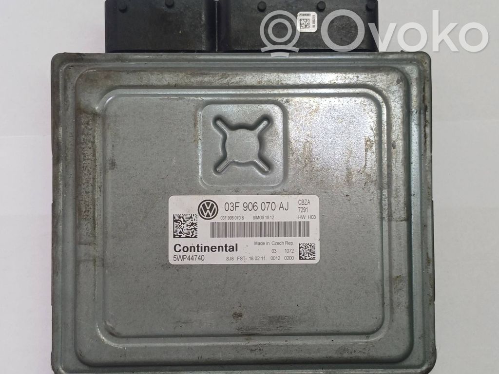 Volkswagen Golf VI Engine control unit/module 