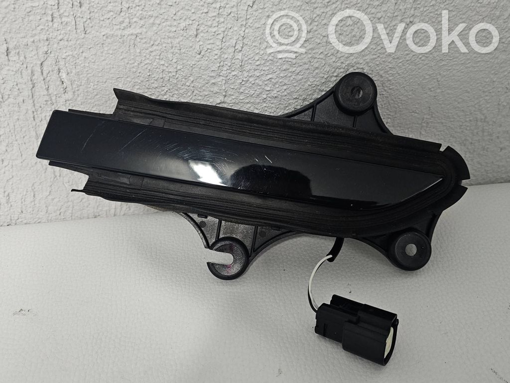 Tesla Model X Galinė uždarymo rankena/ apdaila 