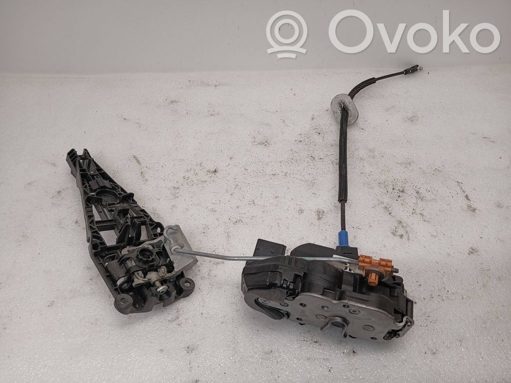 Chevrolet Volt I Front door lock 