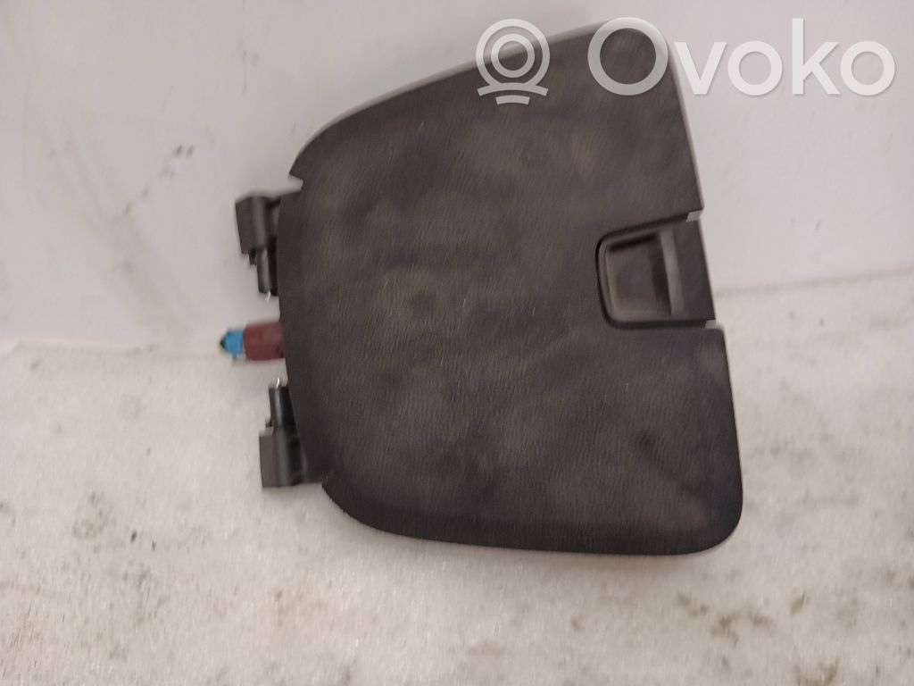 Chevrolet Volt I Glove box 