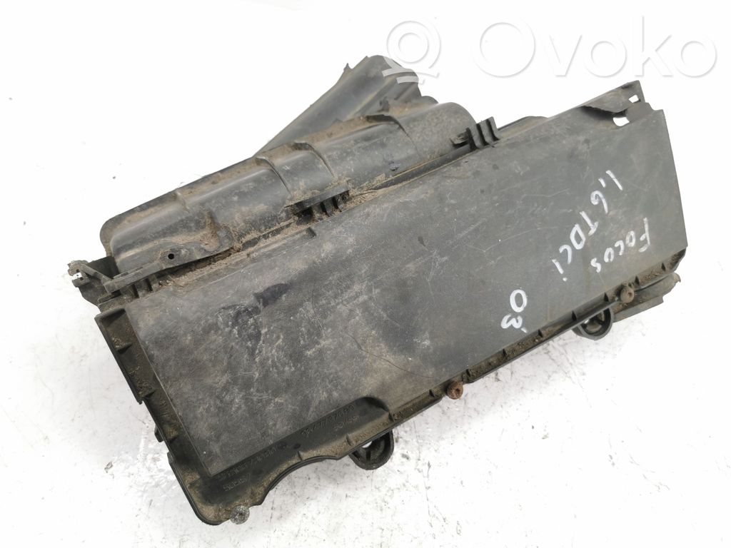 Ford Focus Air filter box 