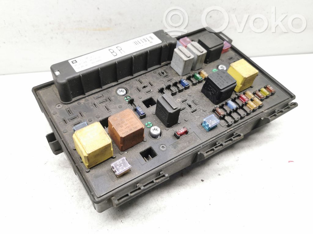 Opel Astra H Sulakemoduuli 