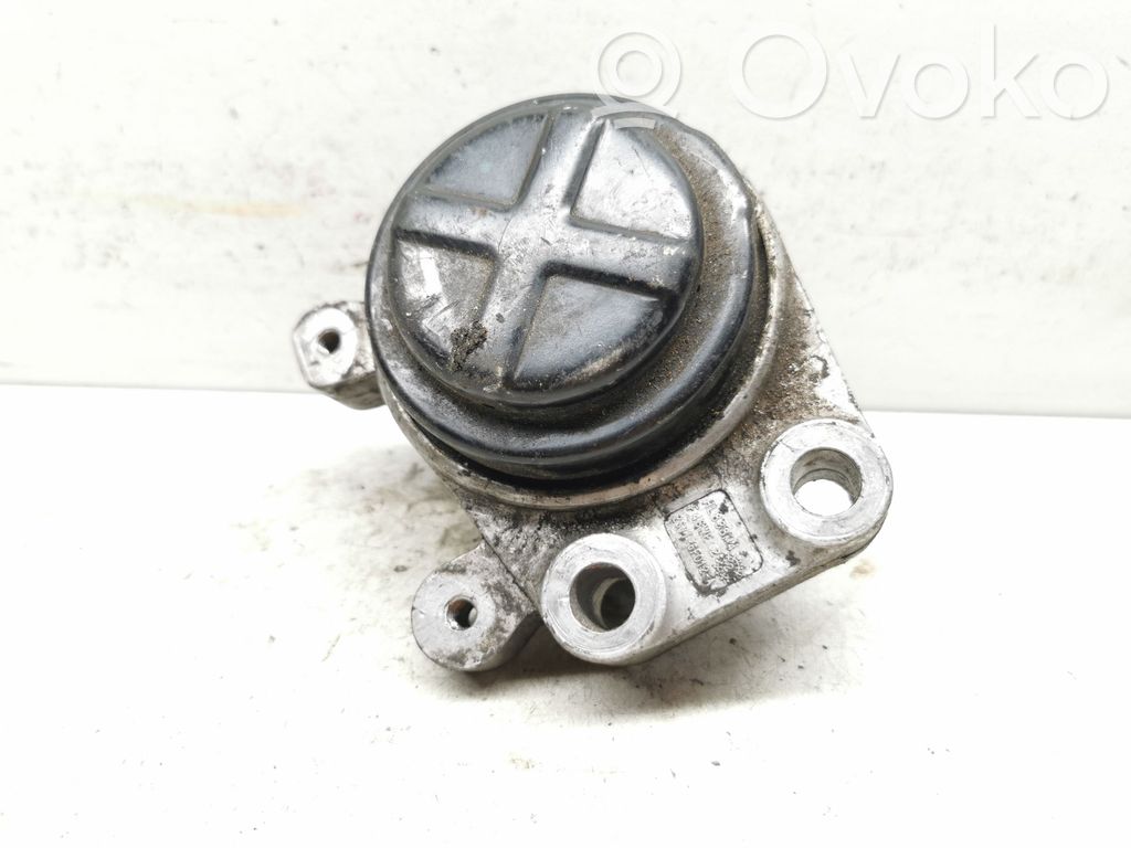 Ford Mondeo Mk III Engine mount bracket 