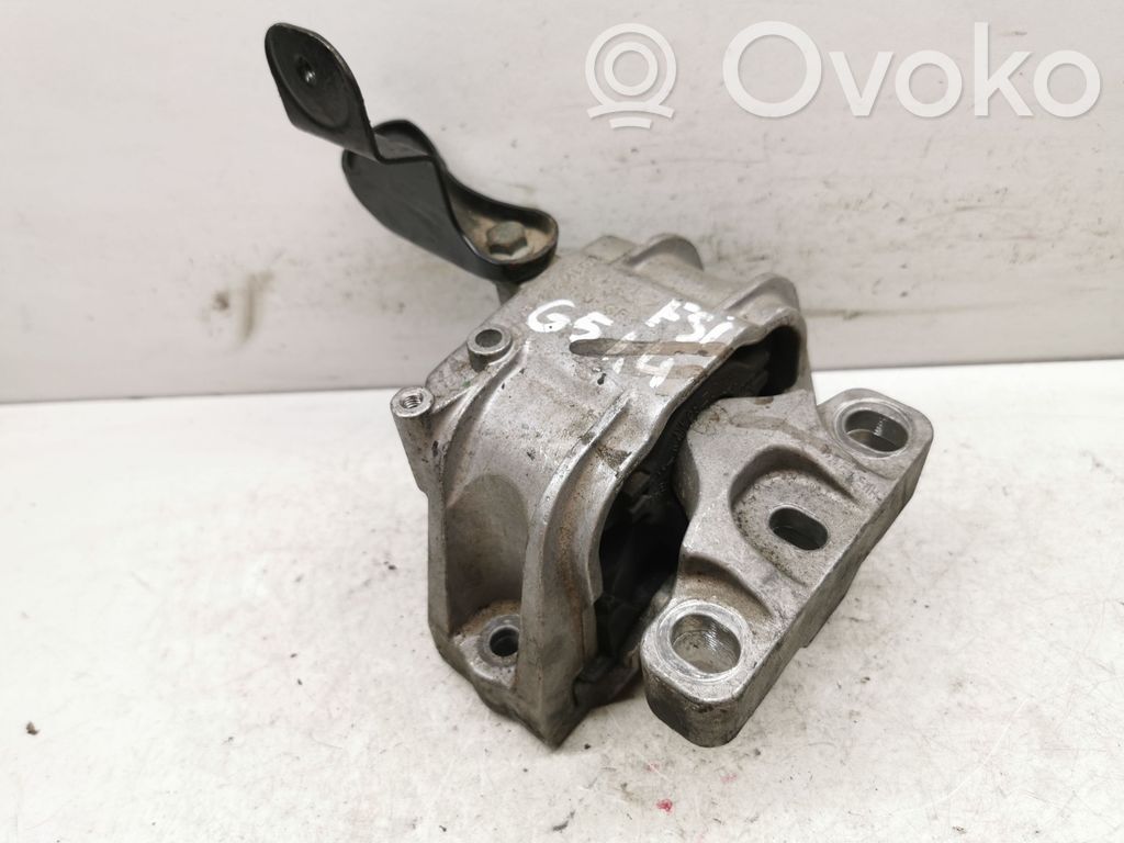 Volkswagen Golf V Engine mount bracket 