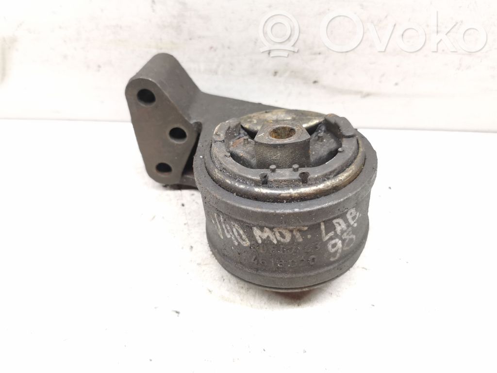 Volvo S40, V40 Engine mount bracket 