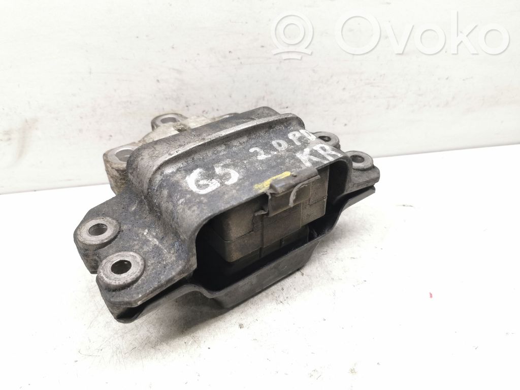 Volkswagen Golf V Engine mount bracket 