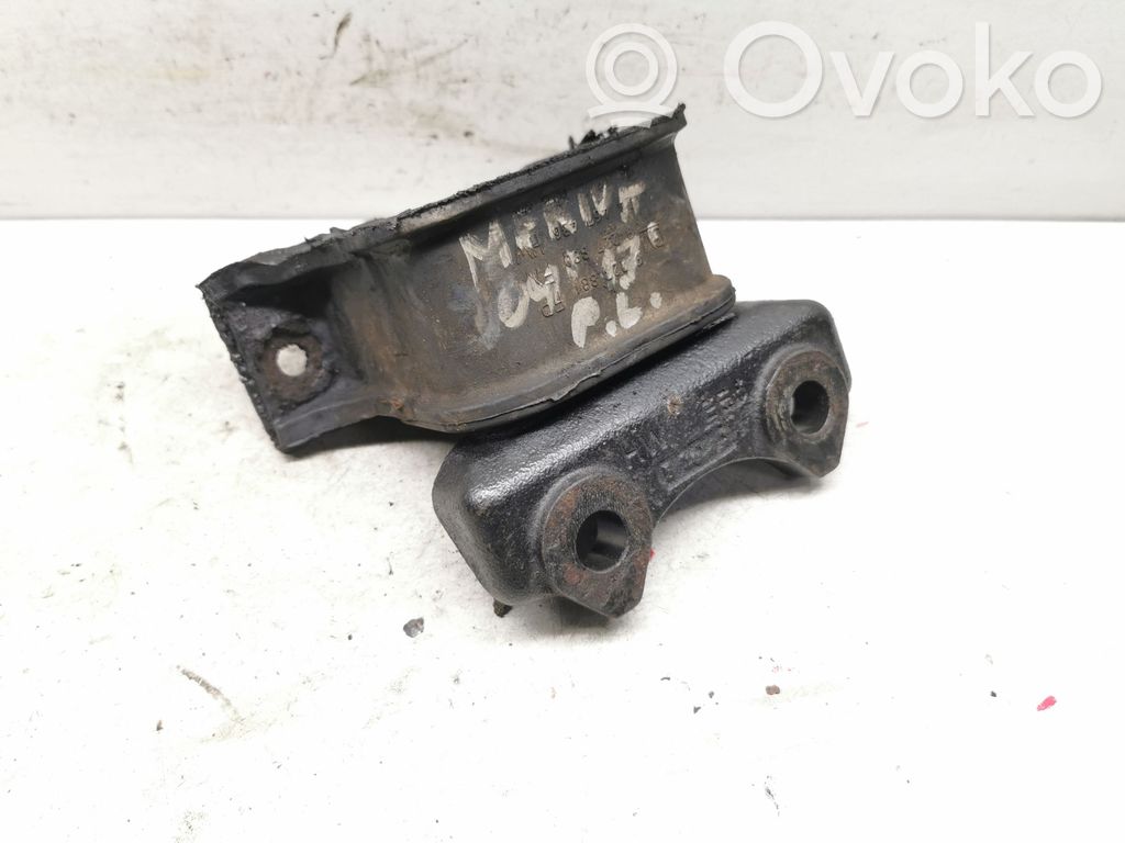 Opel Meriva A Engine mount bracket 
