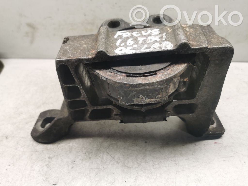 Ford Focus Engine mount bracket 