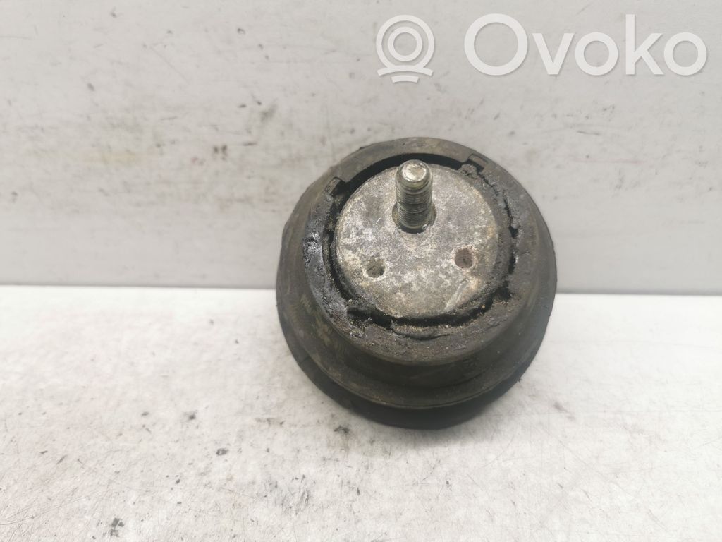 BMW 5 E39 Engine mount bracket 
