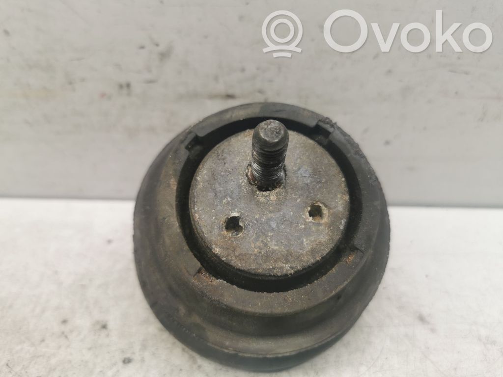 BMW 5 E39 Engine mount bracket 
