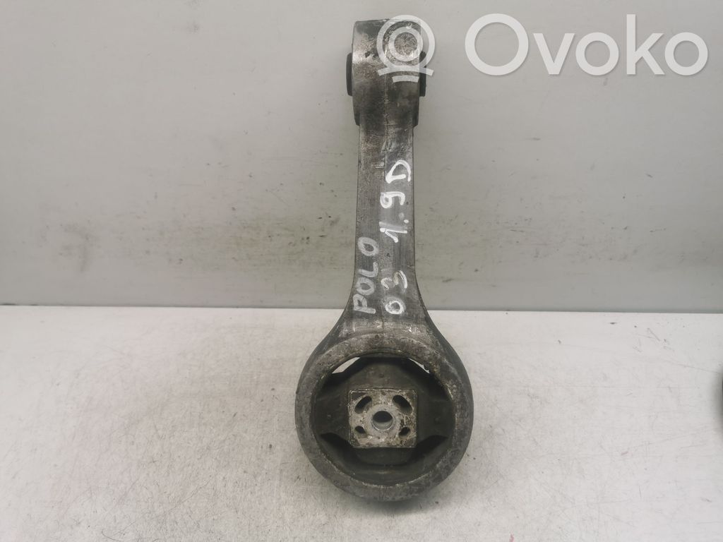 Volkswagen Polo Engine mount bracket 