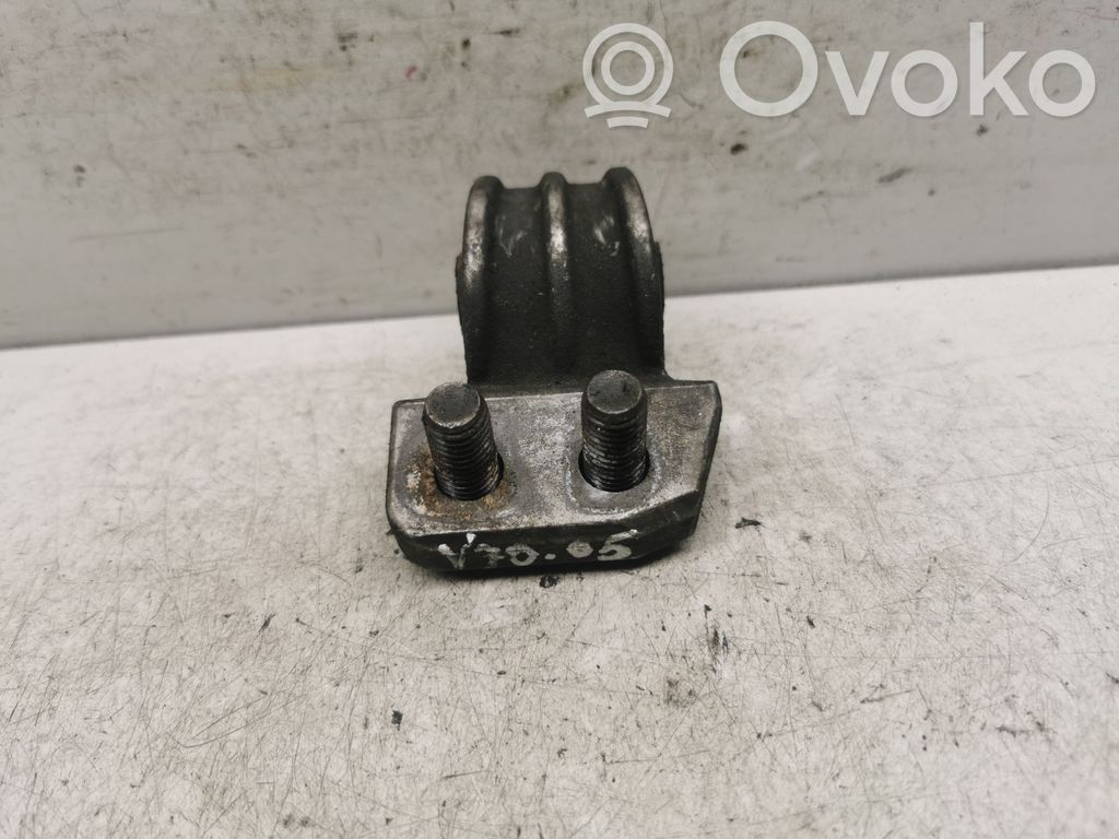 Volvo V70 Engine mount bracket 