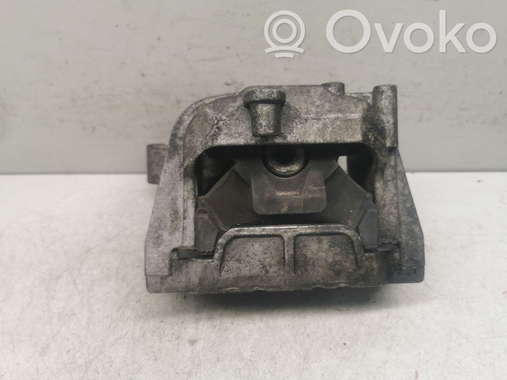 Audi A3 S3 A3 Sportback 8P Engine mount bracket 