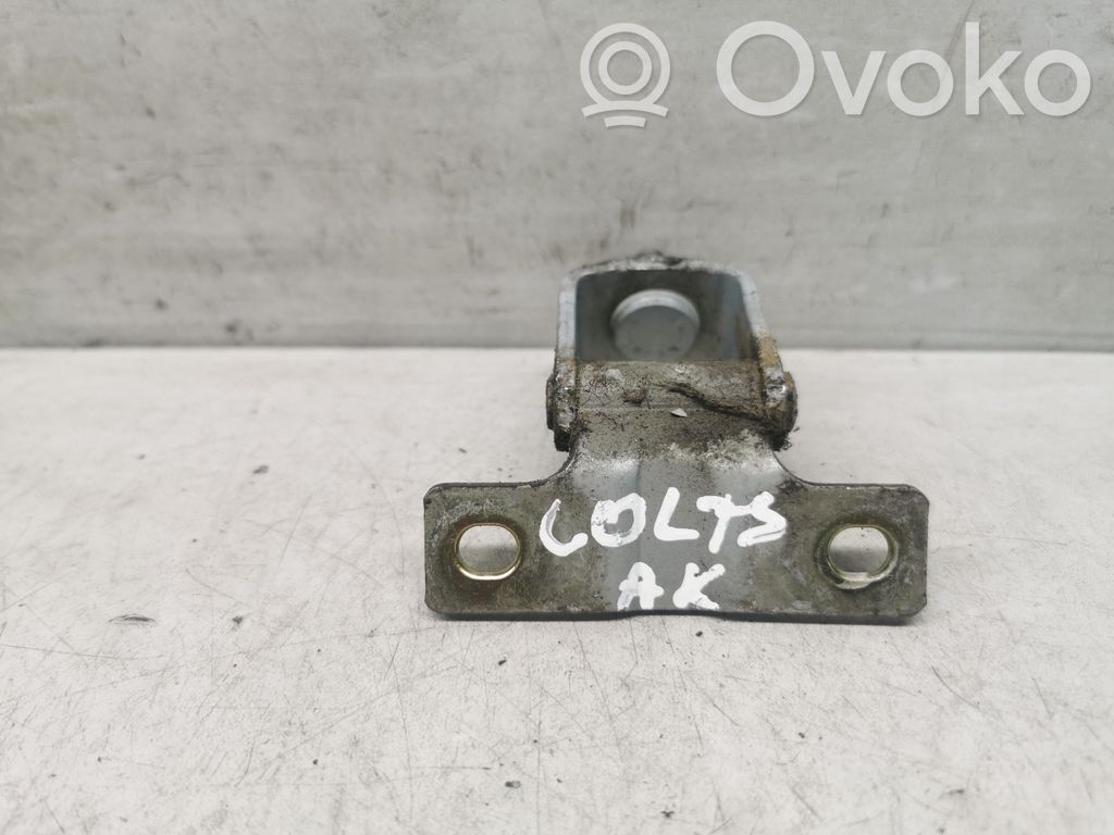 Mitsubishi Colt Tailgate/trunk/boot hinge 