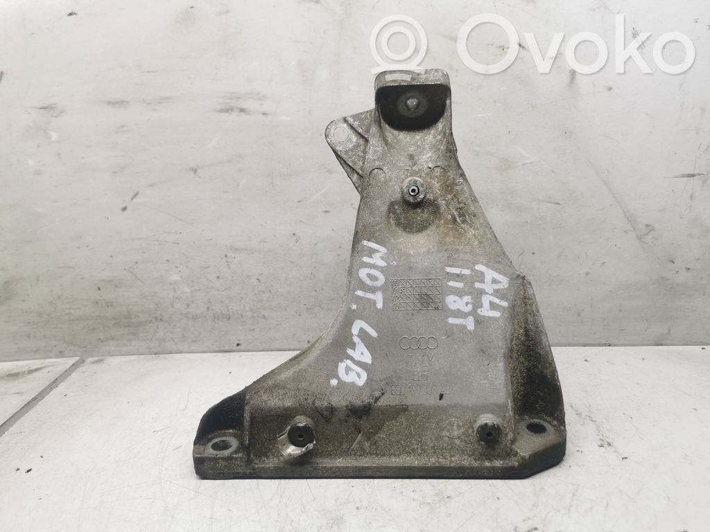 Audi A4 S4 B5 8D Engine mounting bracket 