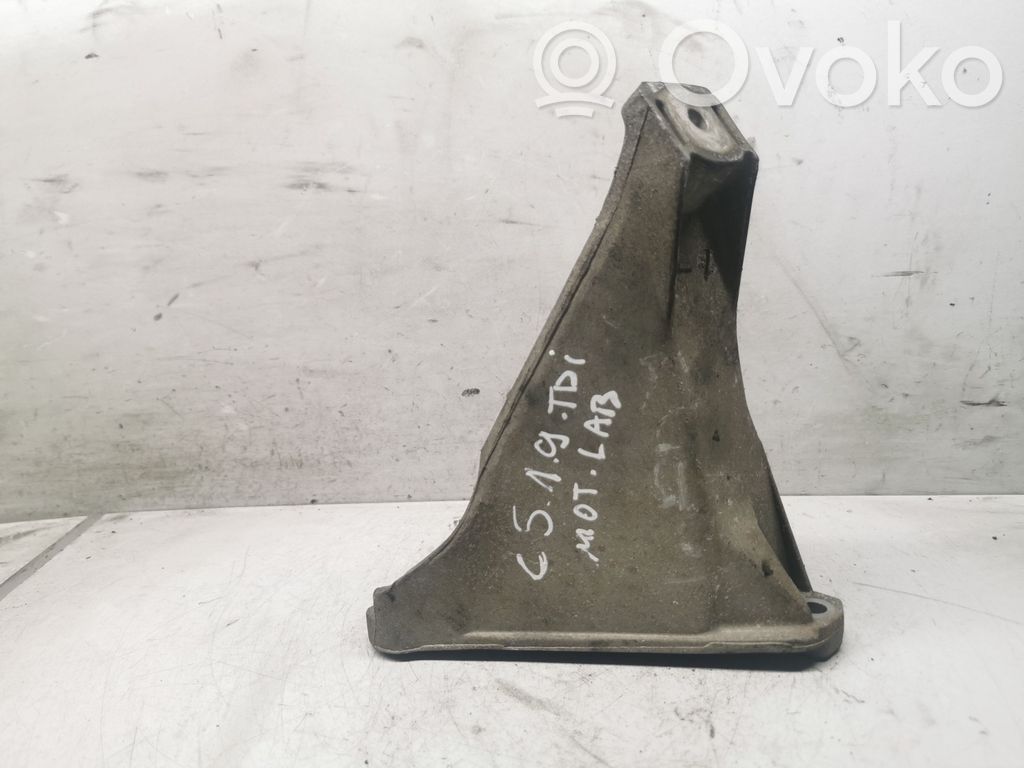 Audi A6 S6 C5 4B Engine mounting bracket 
