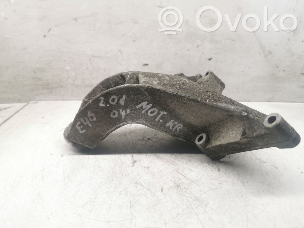 Engine mounting bracket   22116753225