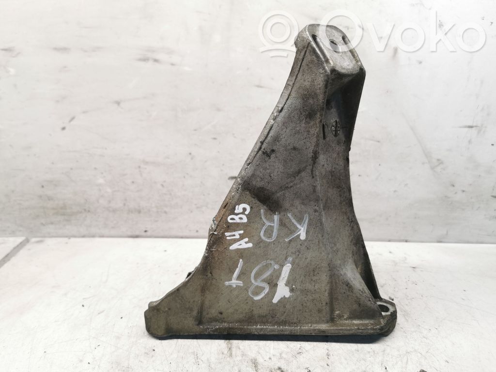 Audi A4 S4 B5 8D Engine mounting bracket 