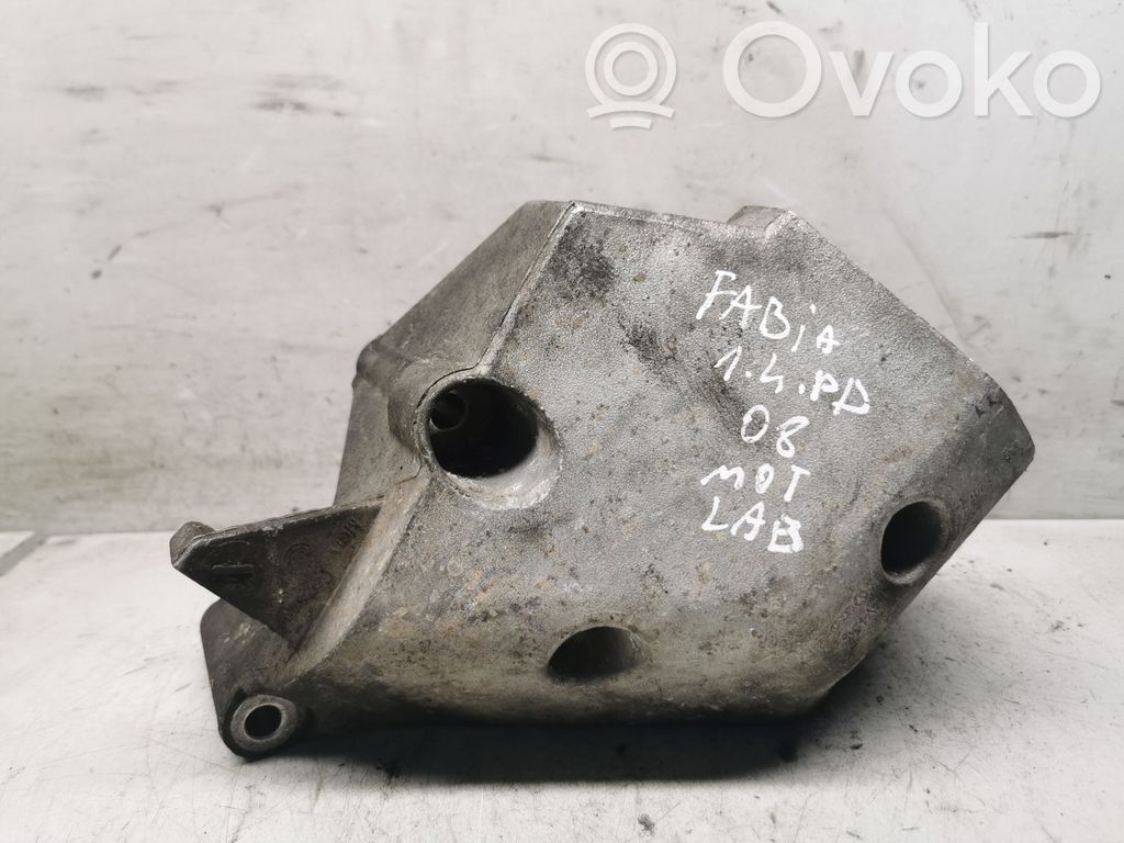 Skoda Fabia Mk2 (5J) Engine mounting bracket 