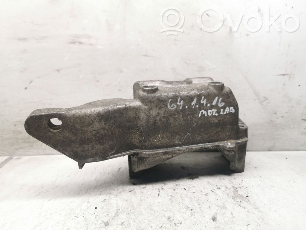 Volkswagen Golf IV Engine mounting bracket 