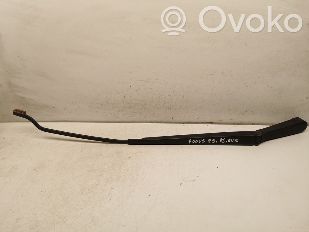 Ford Focus Priekšējā loga tīrītāja kājiņa 