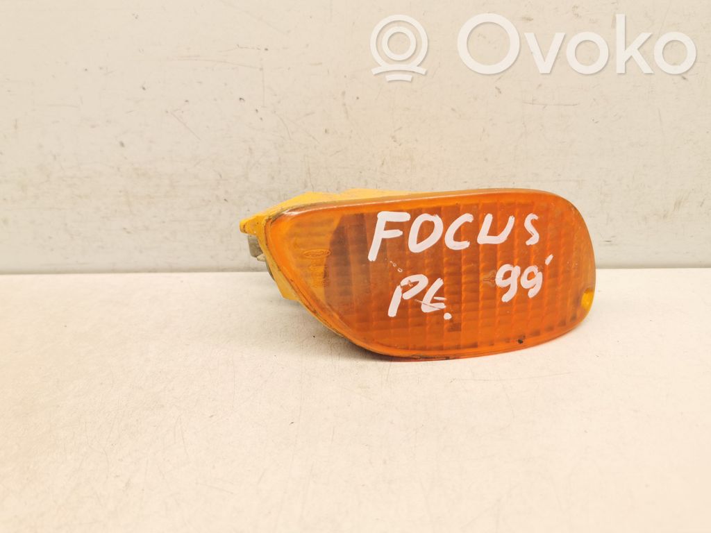 Ford Focus Front indicator light 