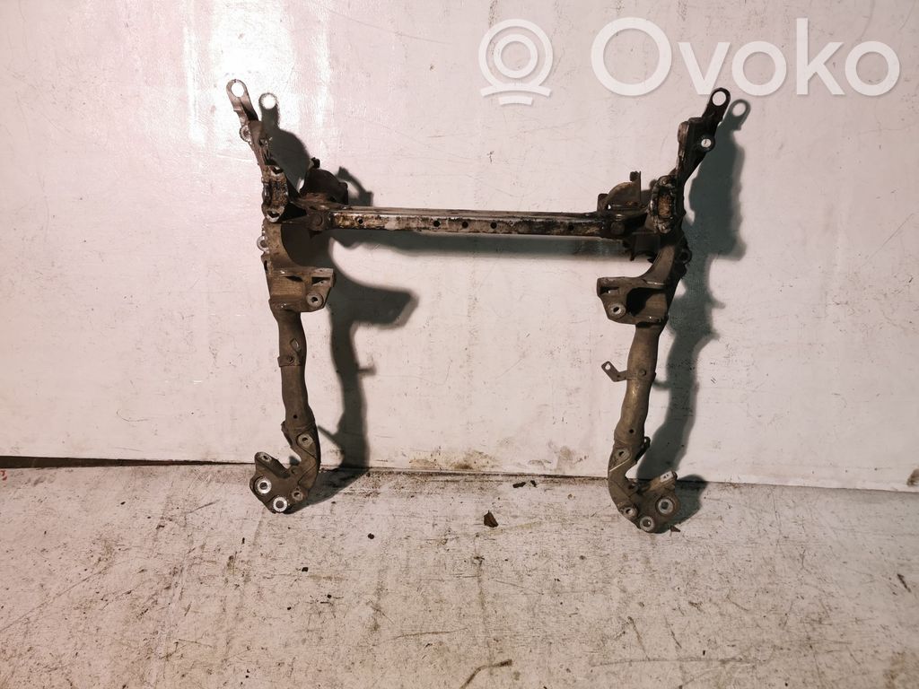 Audi A4 S4 B8 8K Priekinis traversas 