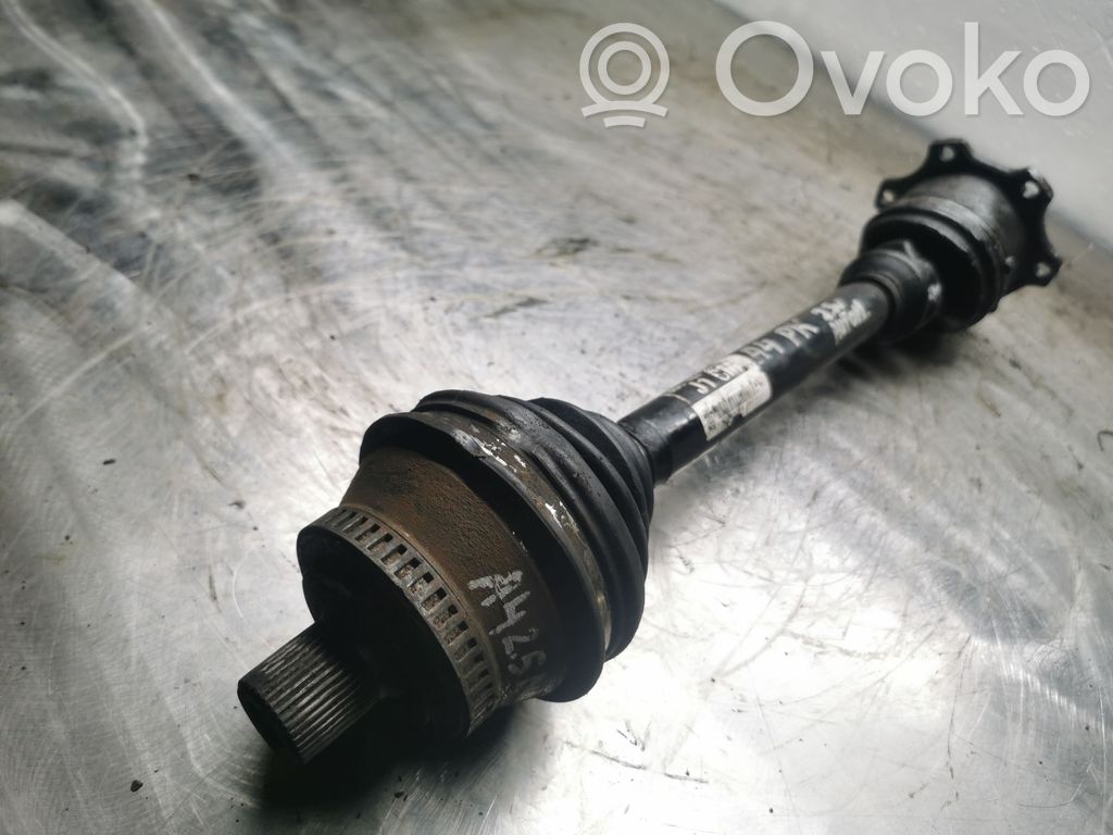 Audi A4 S4 B5 8D Etuvetoakseli 