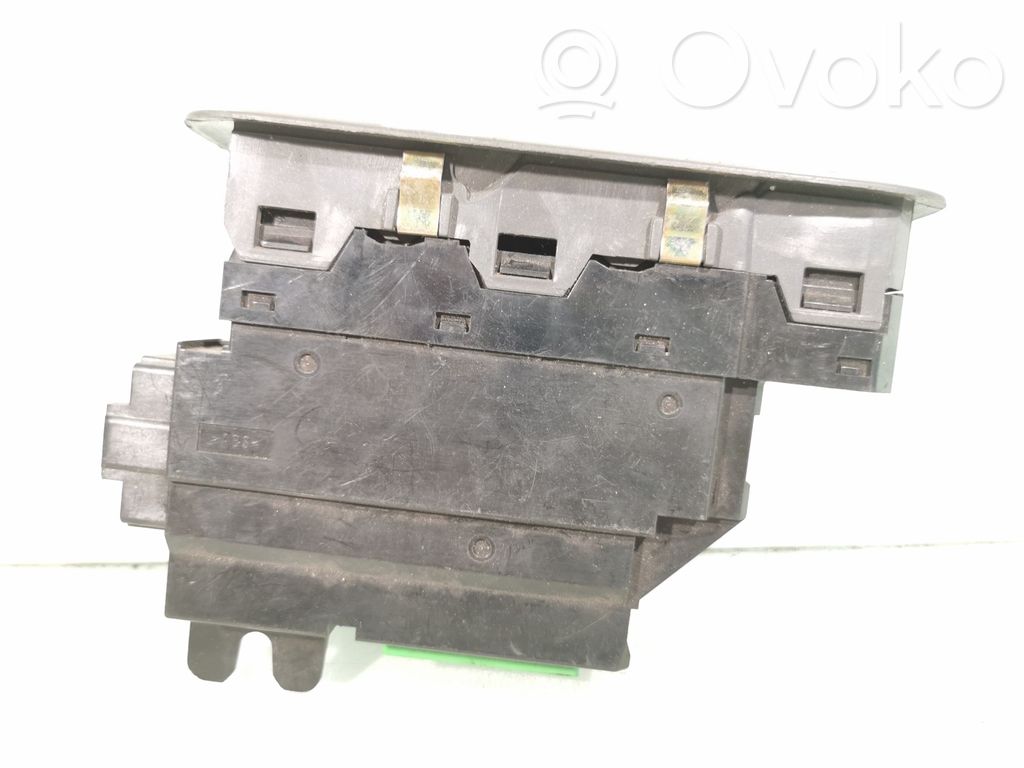 Volvo XC70 Electric window control switch 
