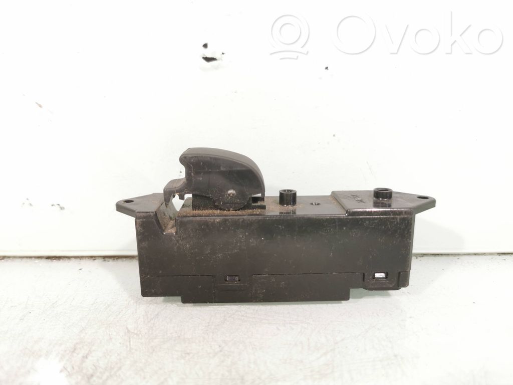 Mitsubishi Outlander Electric window control switch 